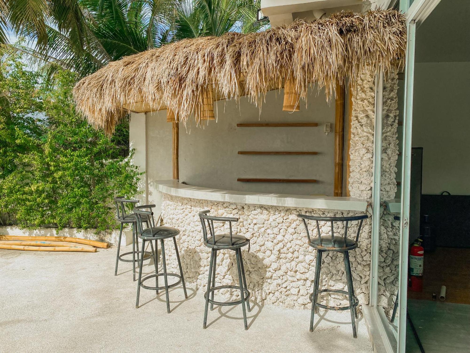 Avila'S Horizon Dive Resort Santander Exterior foto