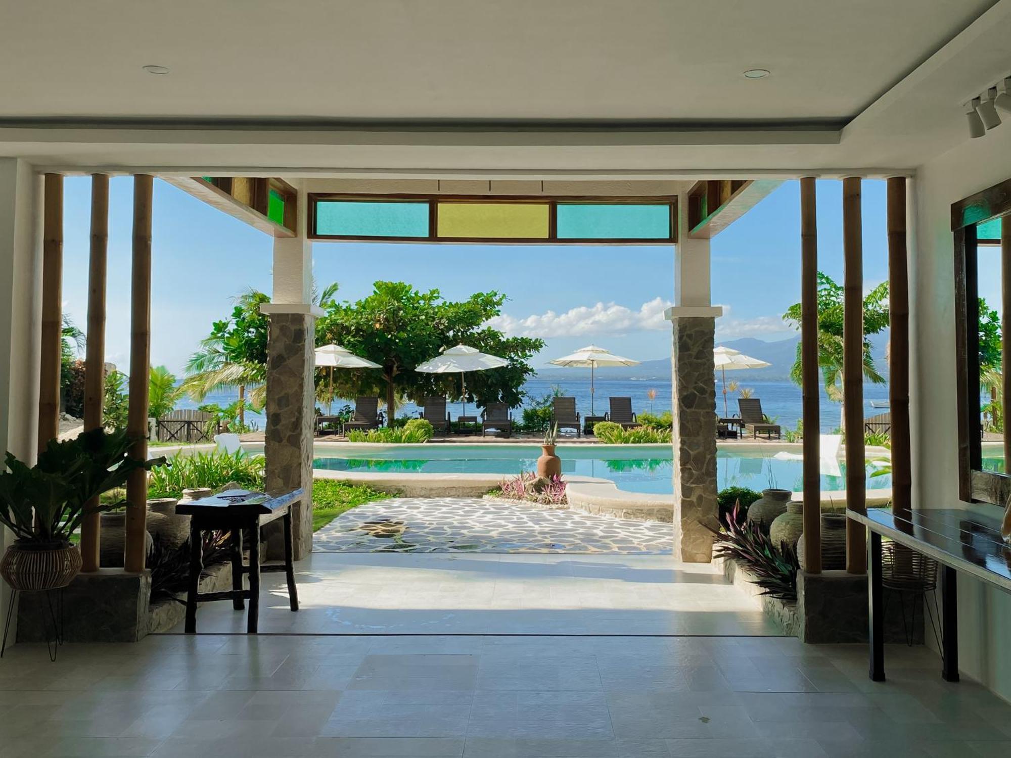 Avila'S Horizon Dive Resort Santander Exterior foto